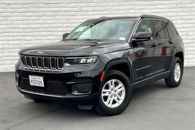 2023 Jeep Grand Cherokee LaredoImage 1