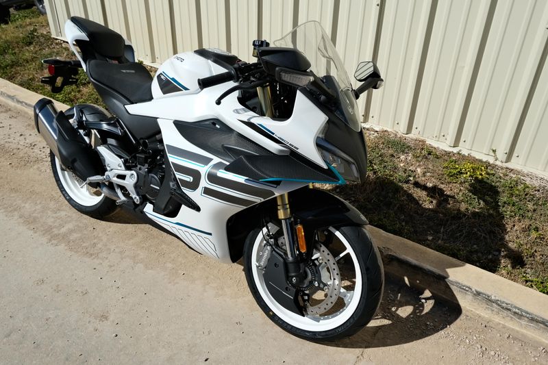 NEW 2026 CFMOTO 450SS Image 1