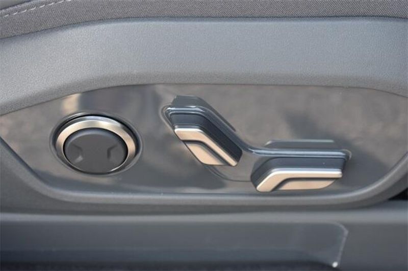 New 2026 Kia EV9 WindImage 12