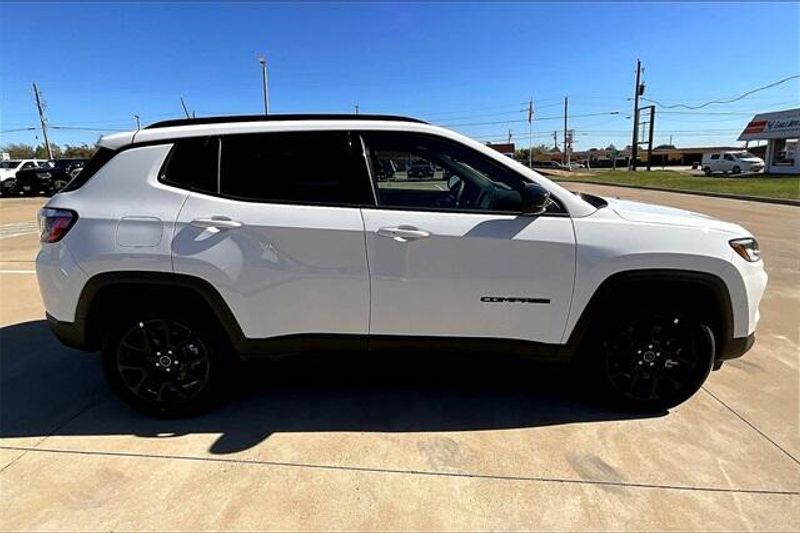 2025 Jeep Compass Latitude 4x4Image 15