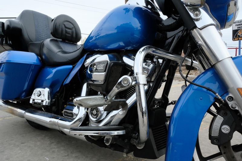 2018 HARLEY STREET GLIDE BLUEImage 24