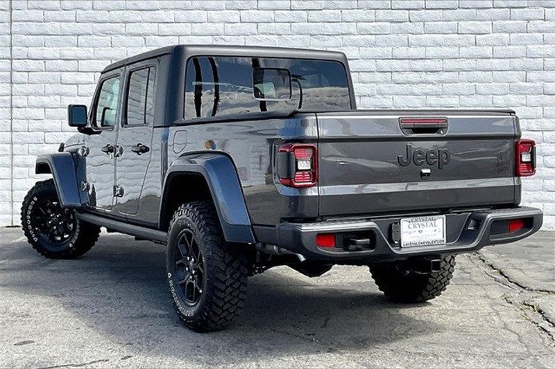 2024 Jeep Gladiator Willys 4x4Image 2