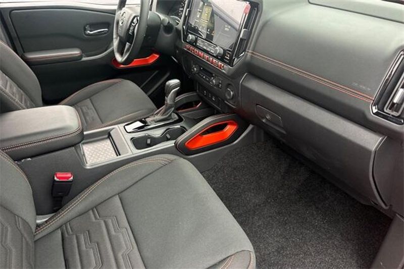 New 2025 Nissan Frontier PRO-XImage 12