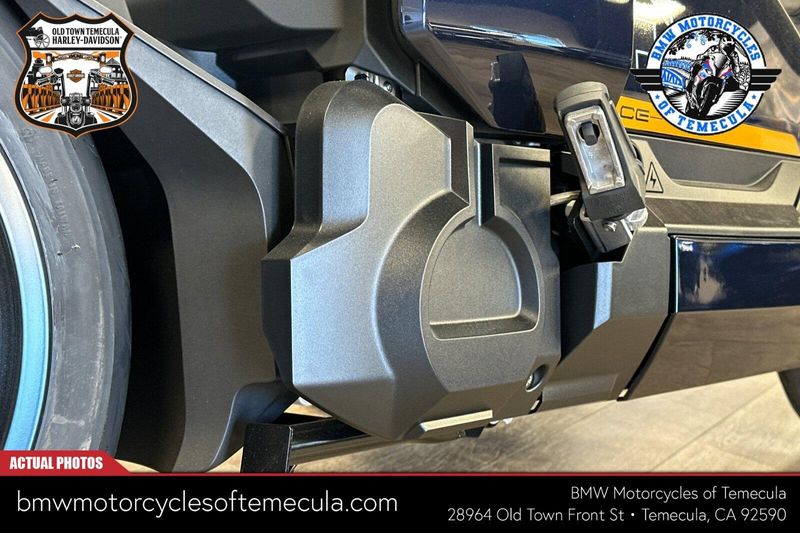 2024 BMW CE 04 in a IMPERIAL BLUE METALLIC exterior color. BMW Motorcycles of Temecula – Southern California 951-395-0675 bmwmotorcyclesoftemecula.com 