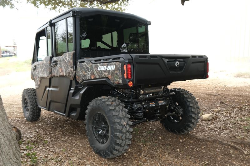 2025 Can-Am DEFENDER MAX LIMITED CAB HD10 WILDLAND CAMOImage 2