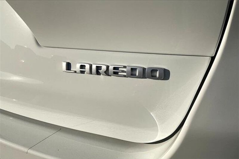 New 2025 Jeep Grand Cherokee L Laredo 4x4Image 13