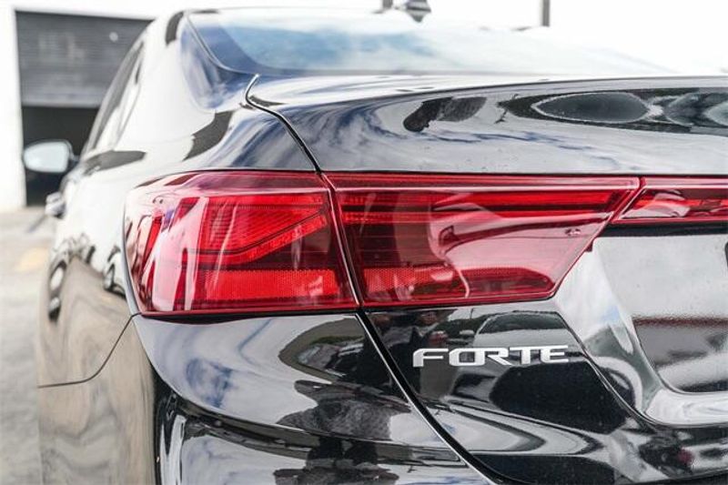 Used 2023 Kia Forte LXSImage 9