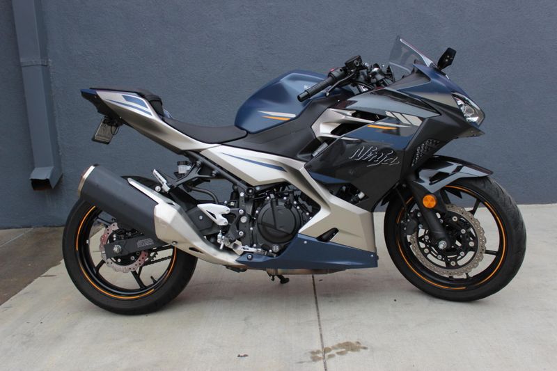 2023 Kawasaki Ninja�� 400 Base Image 1