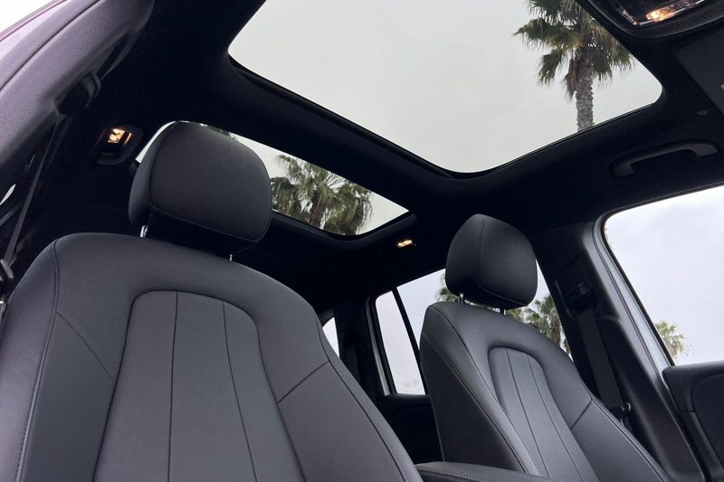 2023 Mercedes-Benz EQB 300Image 19