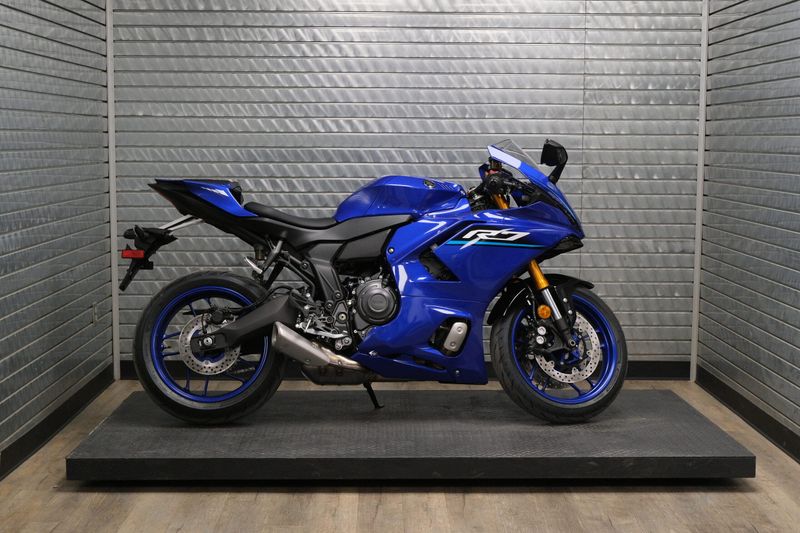 NEW 2026 YAMAHA YZFR7 Image 2