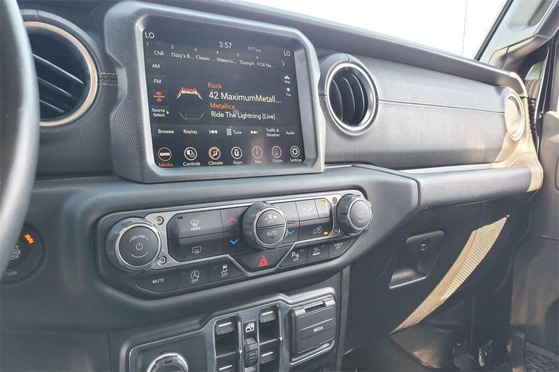 2022 Jeep Gladiator Overland photo 16