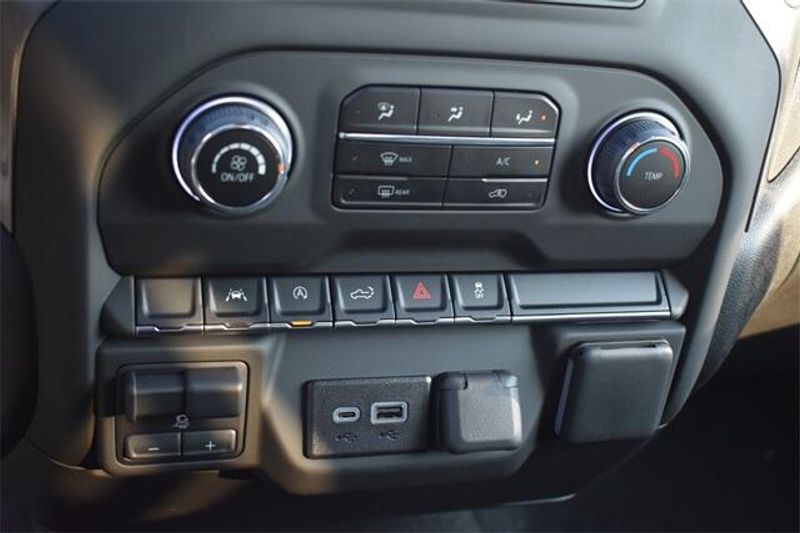 New 2025 Chevrolet Silverado 1500 CustomImage 31