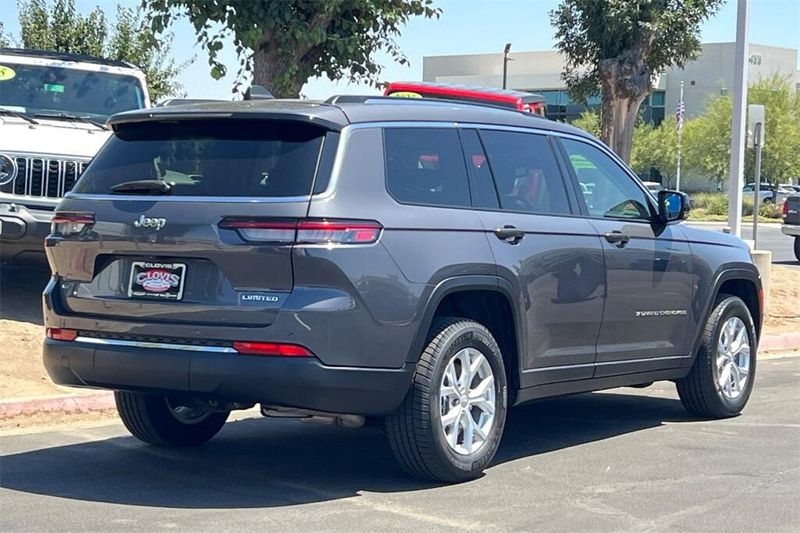 2023 Jeep Grand Cherokee Limited photo 4