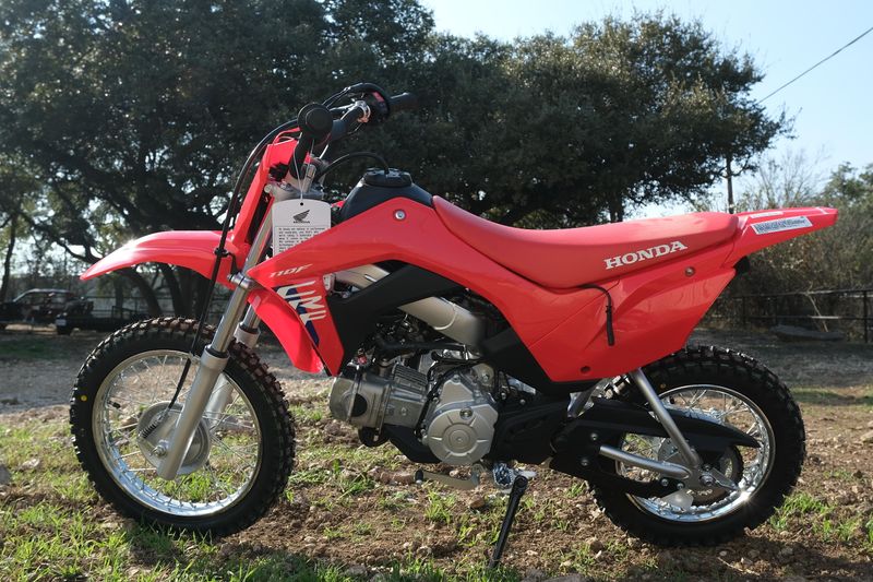 2025 Honda CRF 110F REDImage 18