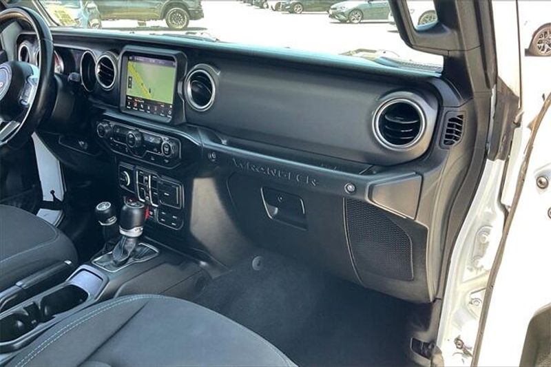 Used 2022 Jeep Wrangler 4xE Unlimited Rubicon 4xeImage 16