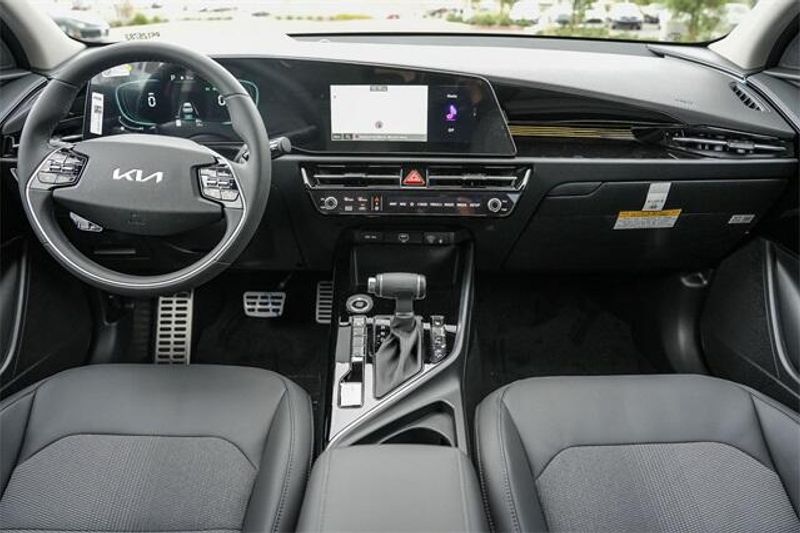 New 2025 Kia Niro EX TouringImage 5
