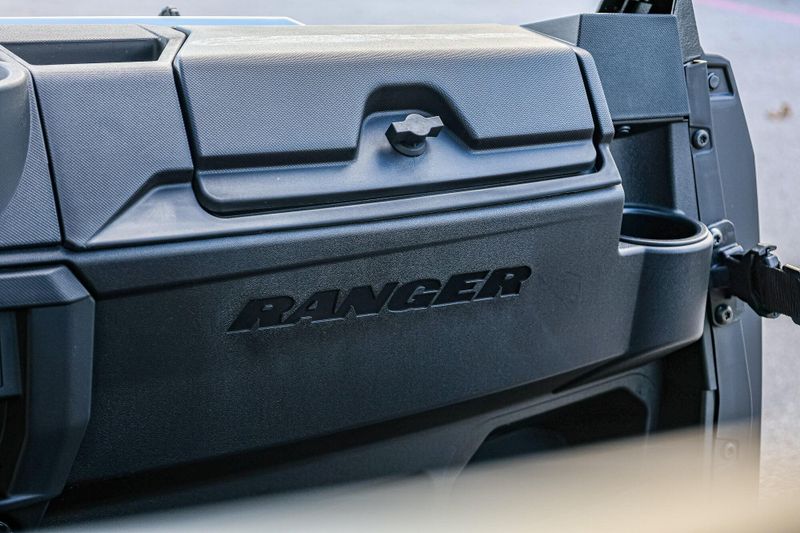 2025 Polaris RANGER CREW 1000 PREMIUM  MIRAGE BEIGE Image 12