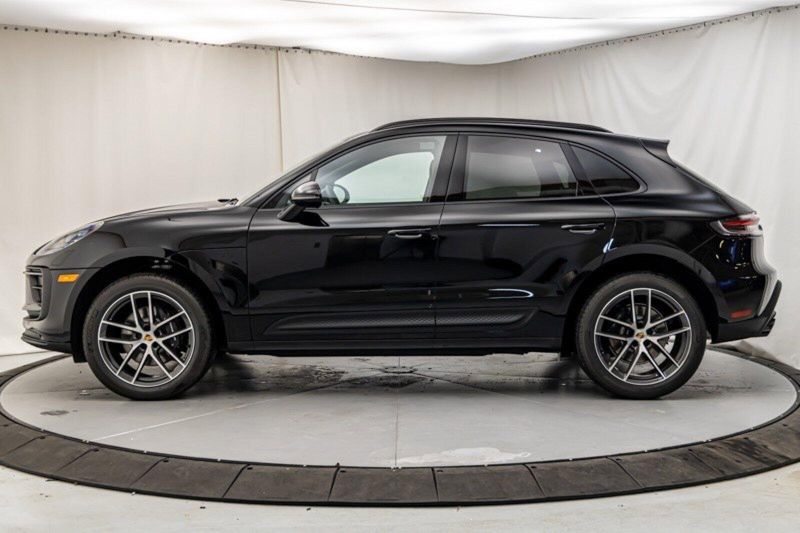 2024 Porsche Macan Image 2