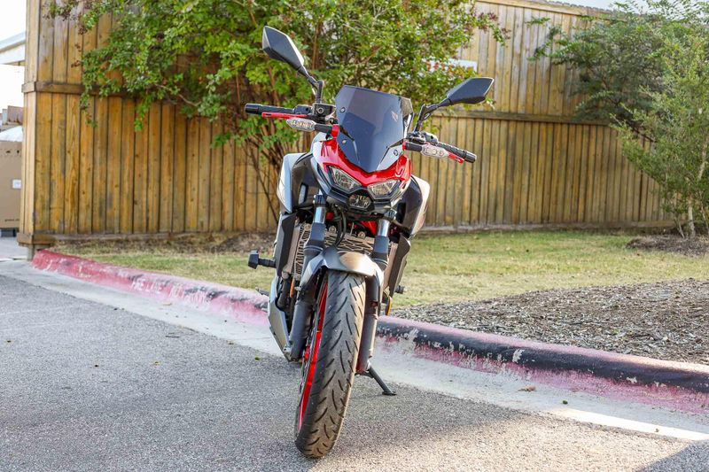 USED 2025 KAWASAKI Z500 SE ABS Image 10