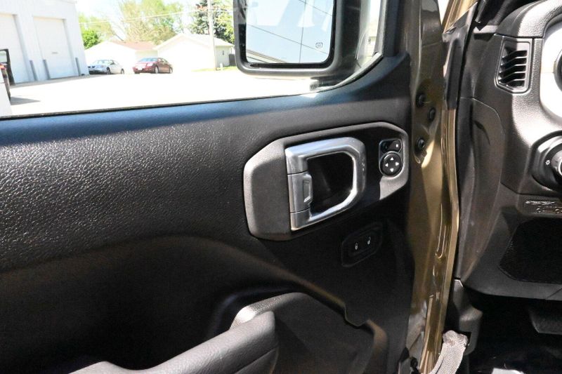 2025 Jeep Wrangler WillysImage 17
