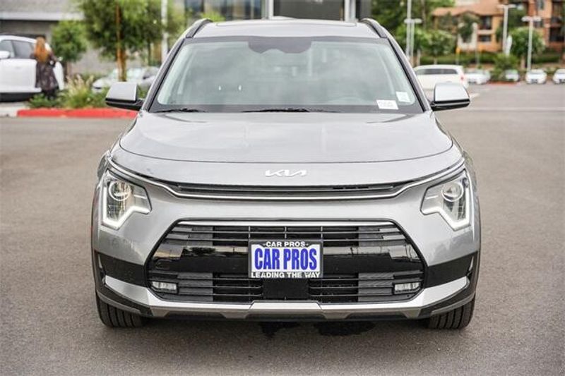 New 2025 Kia Niro EX TouringImage 3