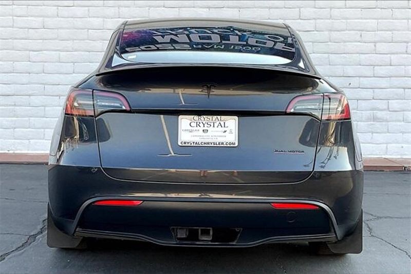 2024 Tesla Model Y PerformanceImage 3