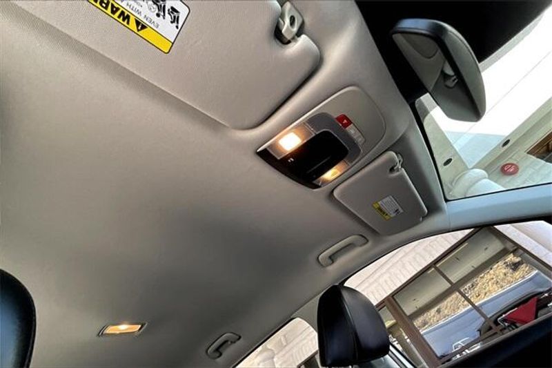 2024 Kia Sorento Hybrid EXImage 29