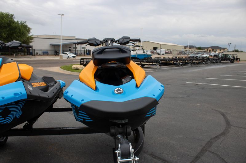 NEW 2026 SEADOO SPARK TRIXX FOR 1 90HP WITH SOUND SYSTEM Image 3