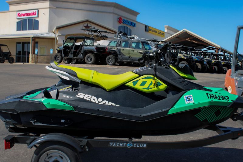 2021 SEADOO SPARK 3 UP GREEN Image 18