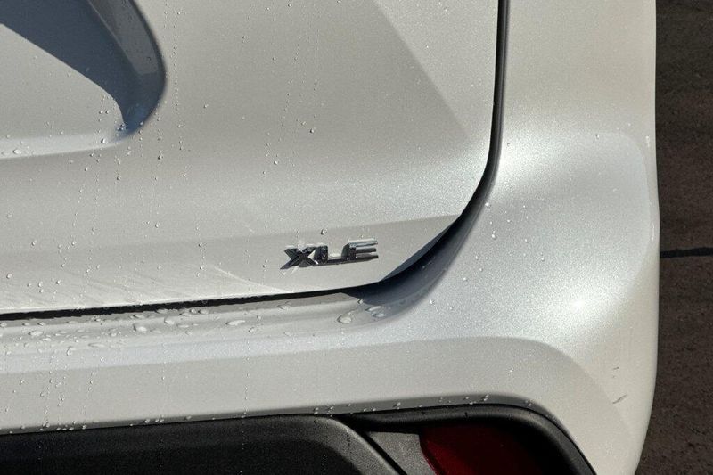 Used 2026 Toyota Highlander Hybrid XLEImage 26
