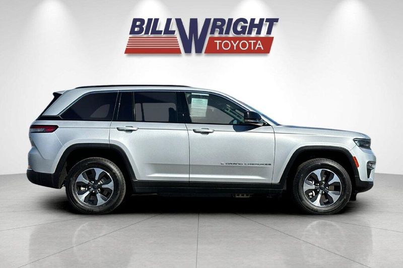 Used 2024 Jeep Grand Cherokee 4xeImage 2