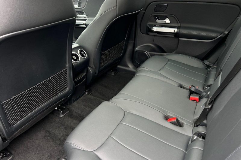 2023 Mercedes-Benz EQB 300Image 13