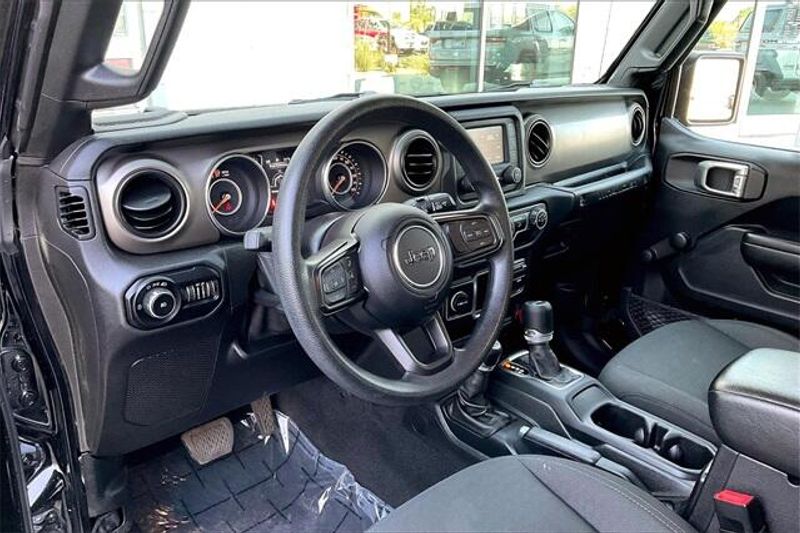 2021 Jeep Wrangler Unlimited WillysImage 14