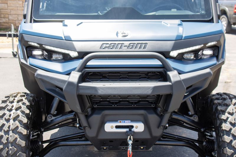 NEW 2026 CAN-AM DEFENDER LIMITED CAB HD11 Image 9