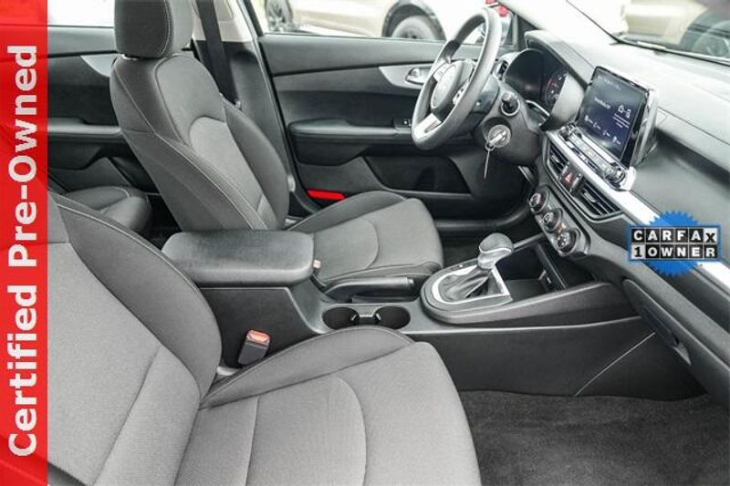 Used 2023 Kia Forte LXSImage 17