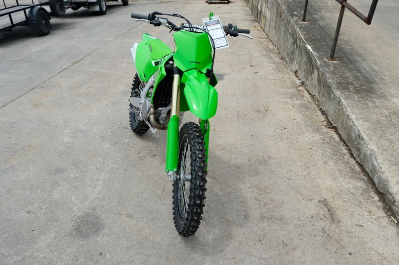 2025 Kawasaki KX450 LIME GREEN Image 8
