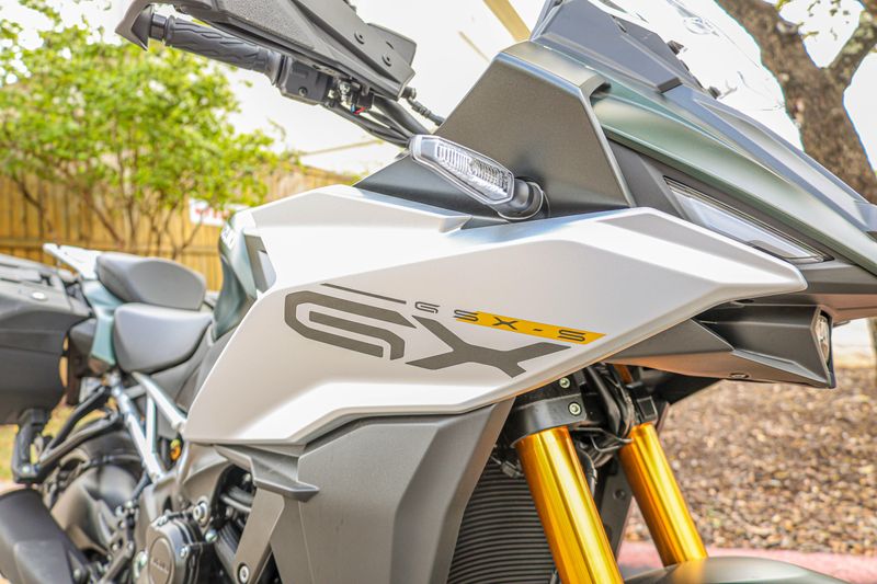 USED 2024 SUZUKI GSX-S1000GX CA Image 3