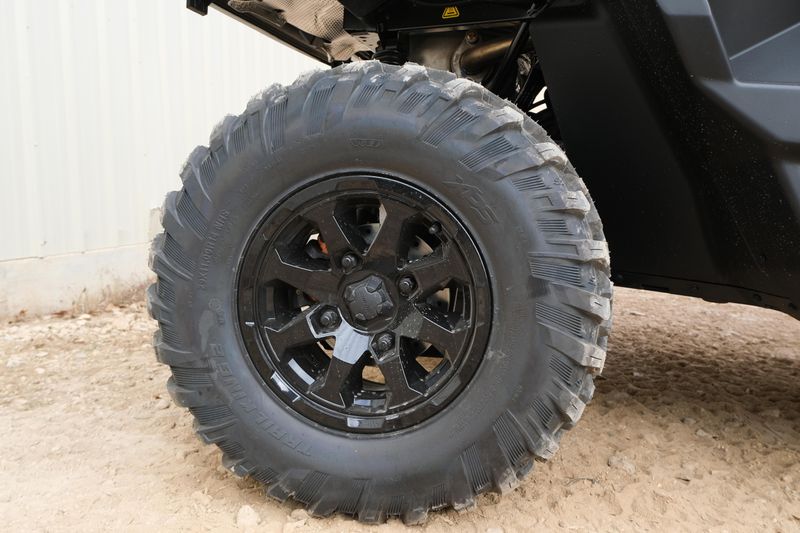 NEW 2026 CAN-AM DEFENDER MAX XT CAB HD11 WITH 1025 INCH TOUCHSCREEN Image 16