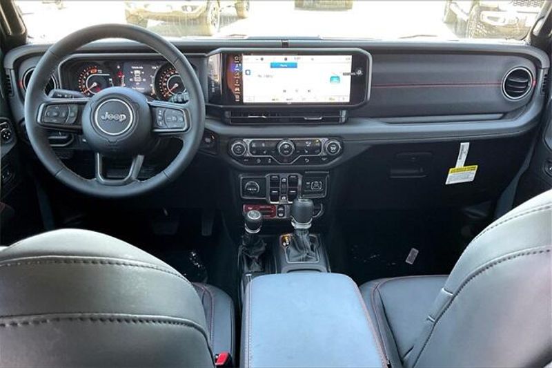 New 2025 Jeep Wrangler 4-door RubiconImage 4