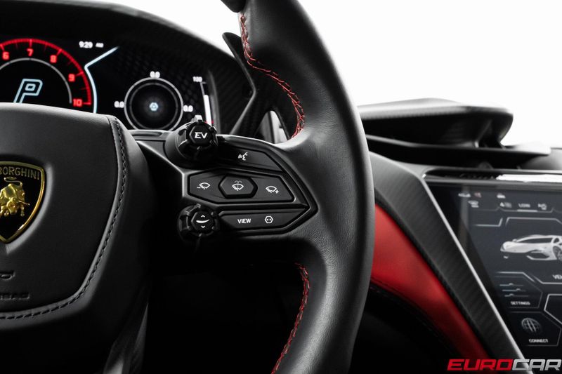 Used 2024 Lamborghini Revuelto *HUGE CARBON OPTIONS * FACTORY MATTE PAINT*Image 40