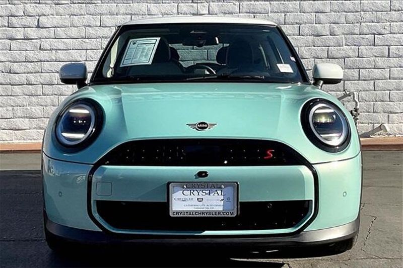 2025 Mini Cooper 2 Door Hardtop S photo 2