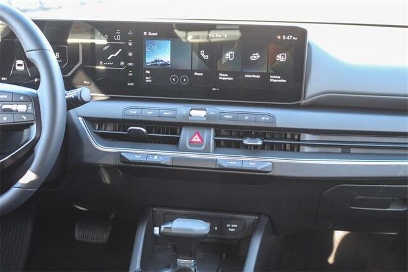 New 2025 Kia K4 EXImage 6