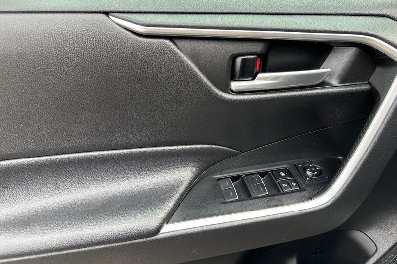 Used 2023 Toyota RAV4 Hybrid SEImage 10