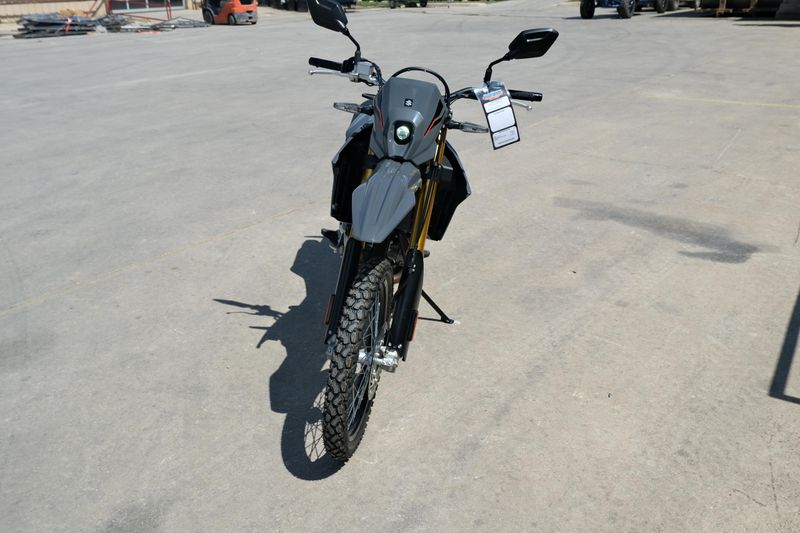 2025 Suzuki DRZ4S SOLID IRON GRAY Image 8
