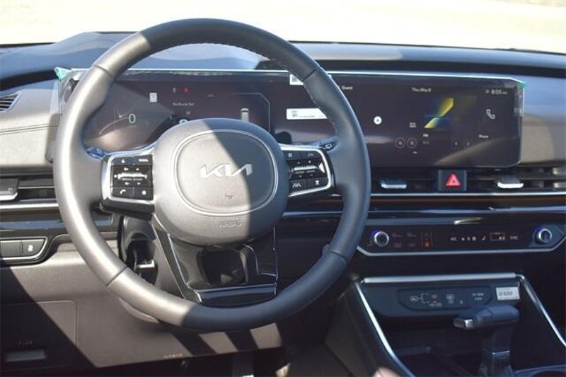 2025 Kia Carnival SX PrestigeImage 24