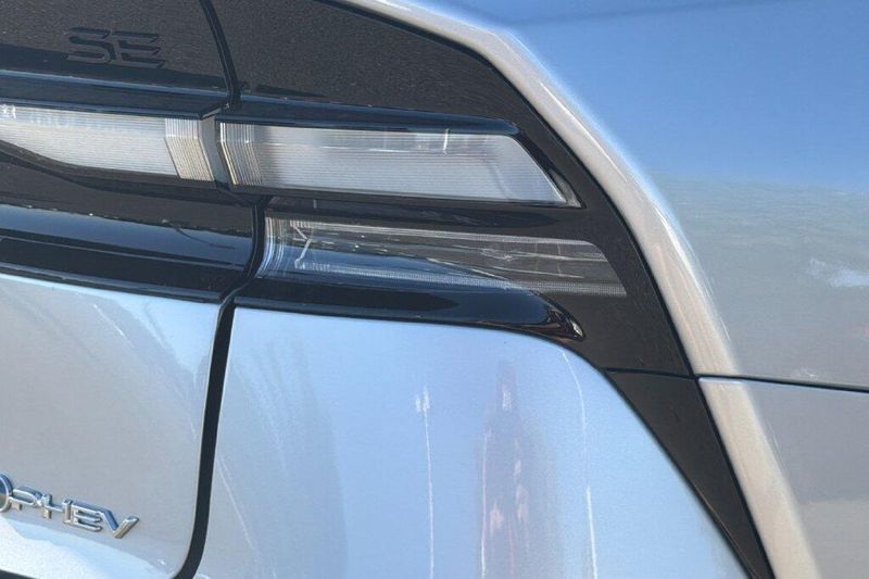 New 2027 Toyota Prius Plug-In Hybrid SEImage 24