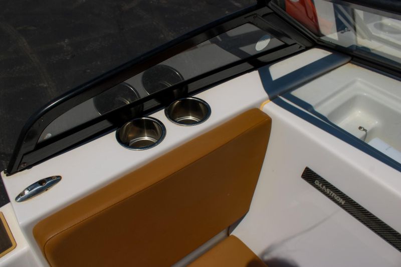 2019 GLASTRON 205 GTD Image 7