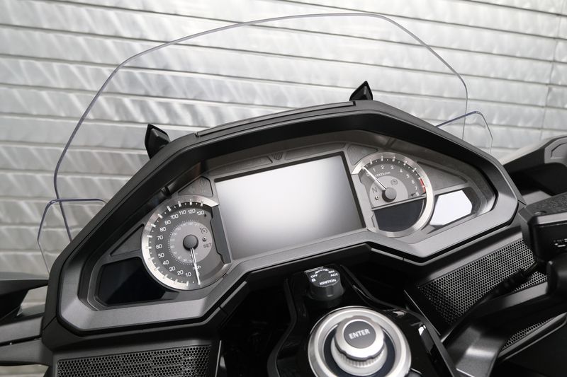 NEW 2026 HONDA GOLDWING AUTOMATIC DCT Image 23