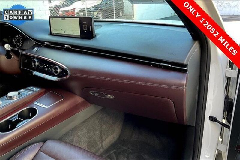 Used 2023 Genesis GV70 2.5T AdvancedImage 16