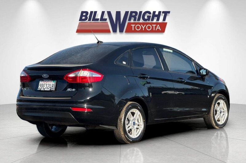 Used 2019 Ford Fiesta SEImage 3
